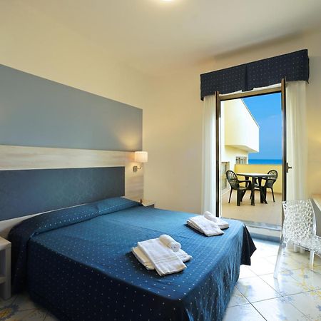 Hotel Delfino Laigueglia Ngoại thất bức ảnh