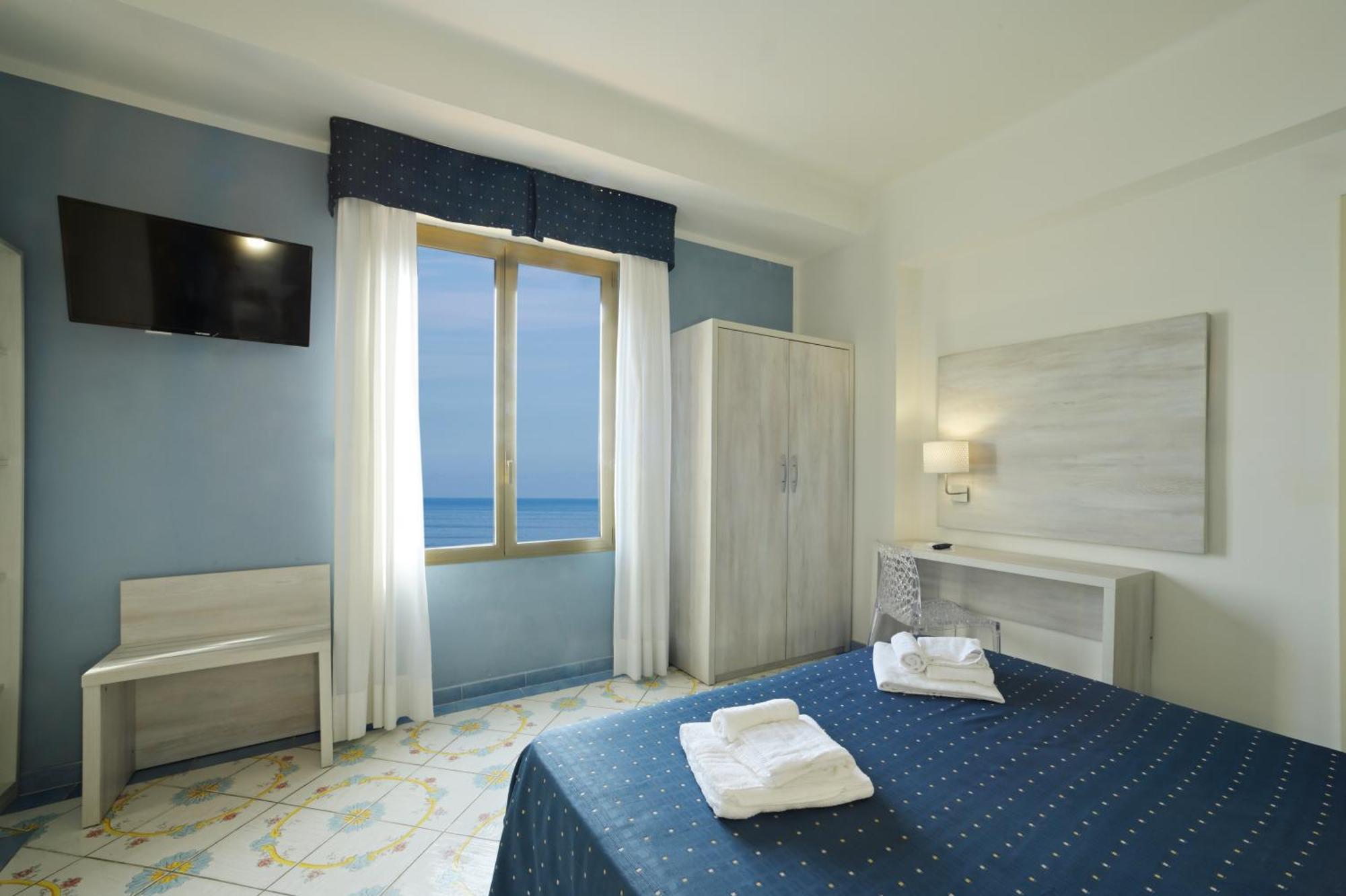 Hotel Delfino Laigueglia Ngoại thất bức ảnh
