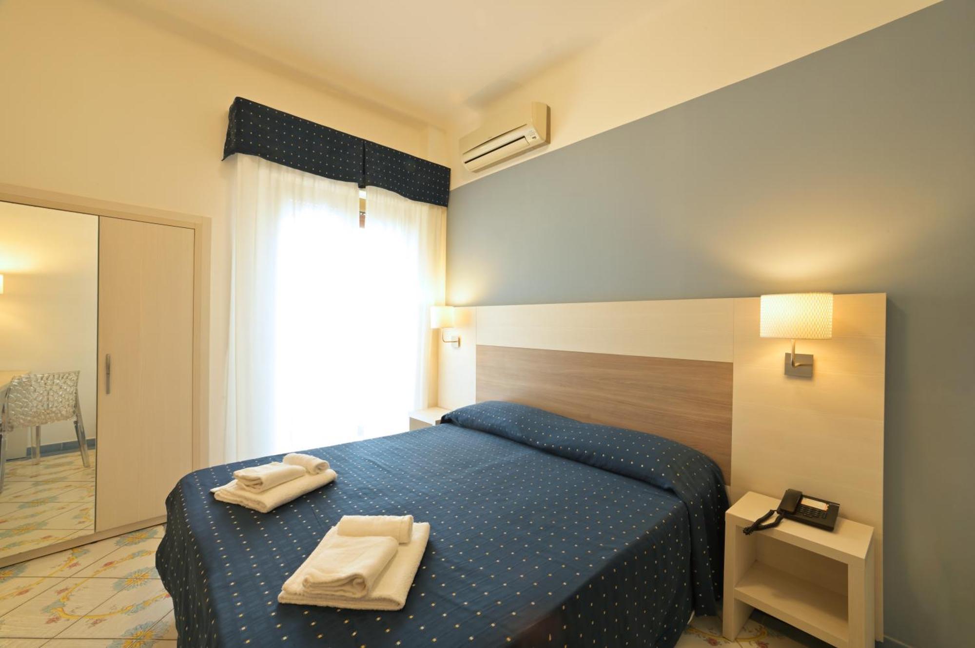 Hotel Delfino Laigueglia Ngoại thất bức ảnh