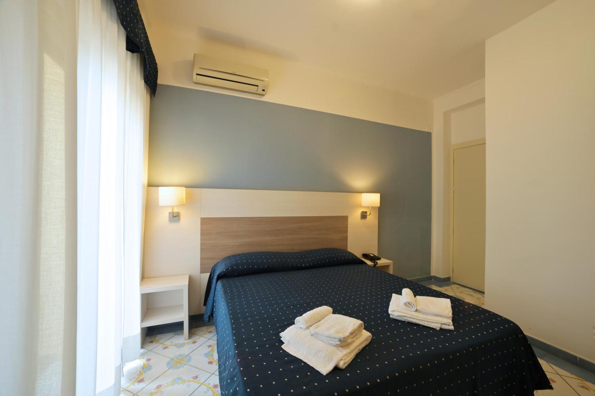 Hotel Delfino Laigueglia Ngoại thất bức ảnh