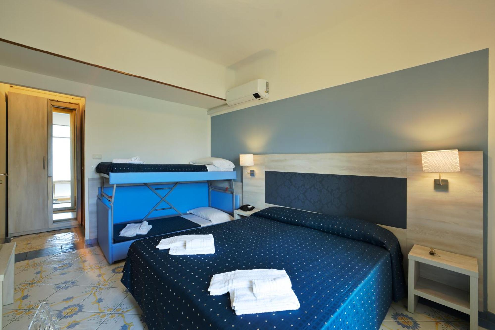 Hotel Delfino Laigueglia Ngoại thất bức ảnh