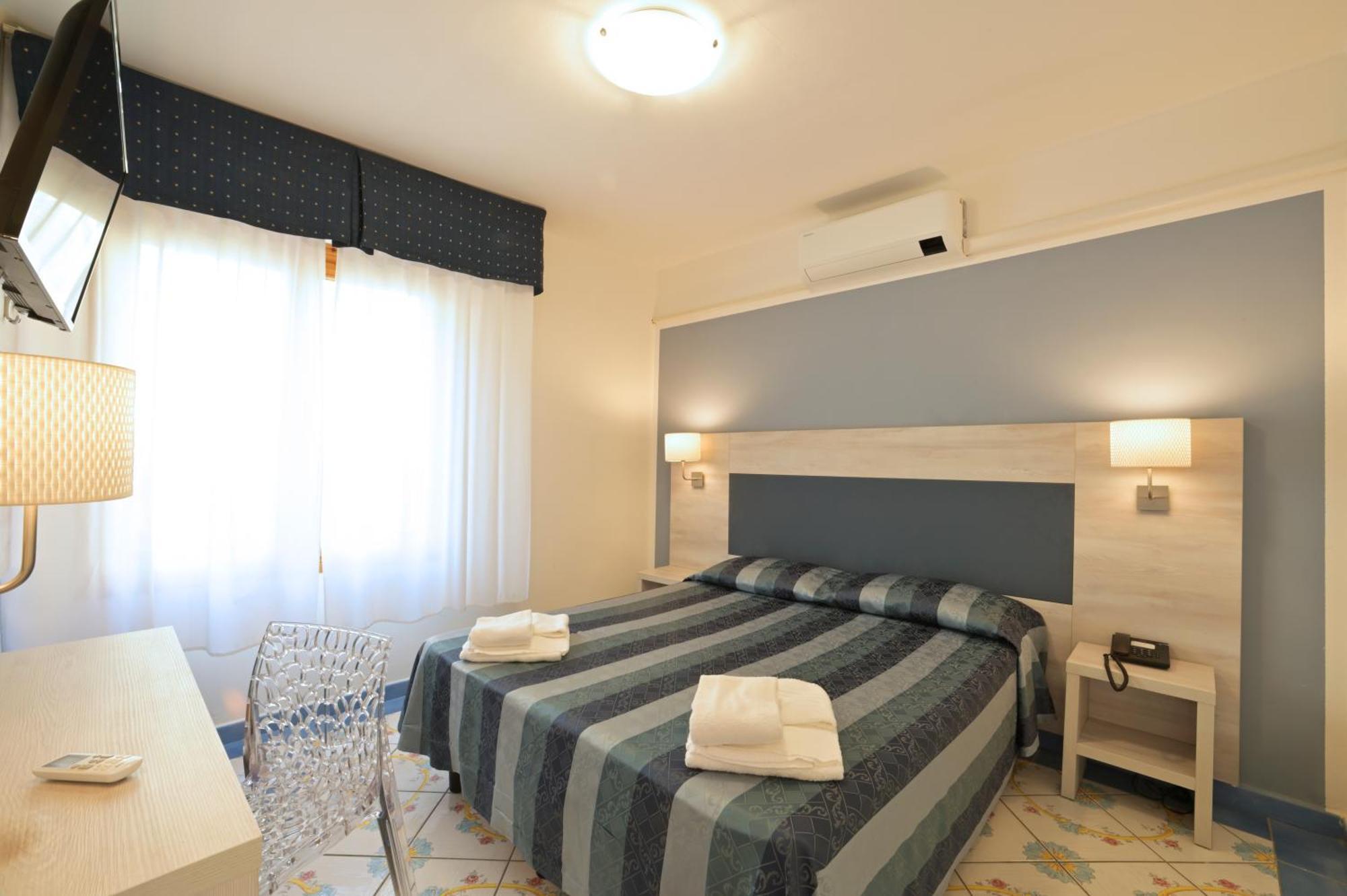 Hotel Delfino Laigueglia Ngoại thất bức ảnh