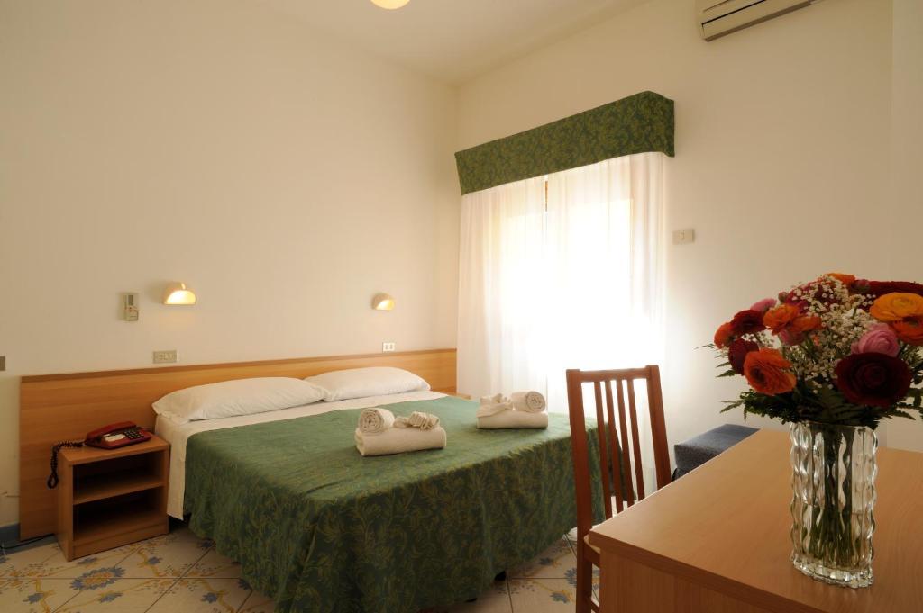 Hotel Delfino Laigueglia Phòng bức ảnh