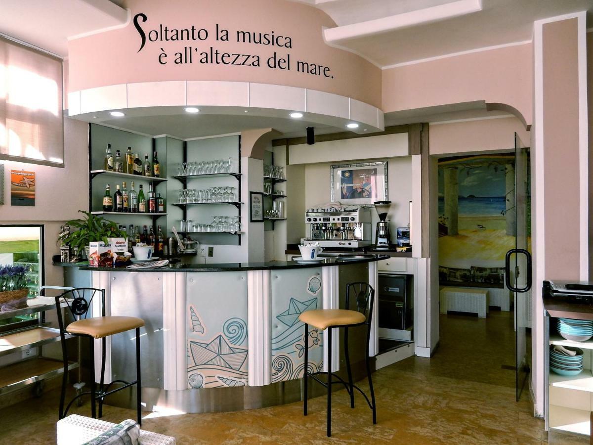 Hotel Delfino Laigueglia Ngoại thất bức ảnh